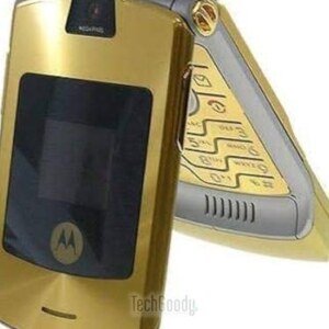 Motorola V3i Gold Price & Specs